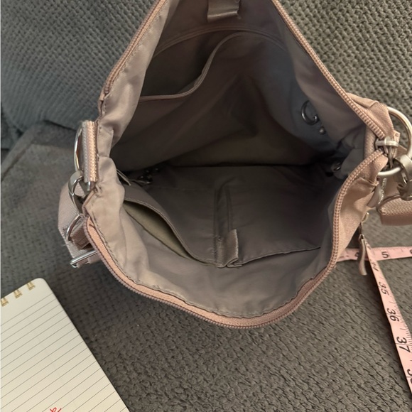 Baggalini cross body - Picture 3 of 3
